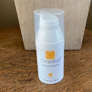 Cynerge Vitamin C Gel Face. New in Box (NIB)! Size 1 oz.